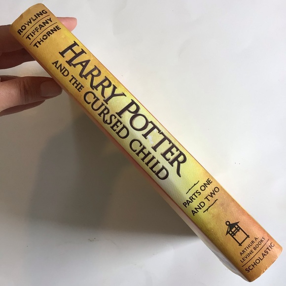 Hardcover Harry Potter book - Picture 4 of 5